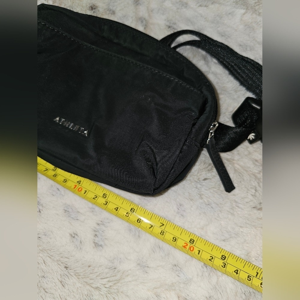 Athleta Black Belt Bag Minimalist Design Durable Nylon Washable Fabric - Picture 6 of 7